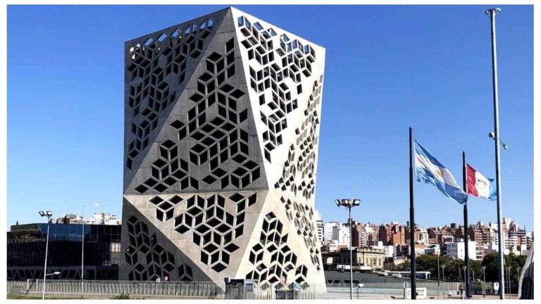 Córdoba redujo el gasto público sin haber recortado la obra pública y la inversión social