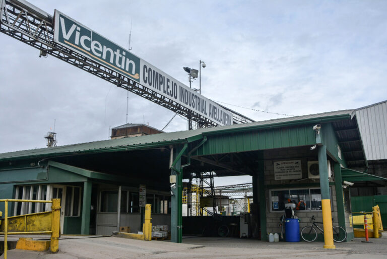 Vicentin: Paro total de aceiteros en plantas y puertos