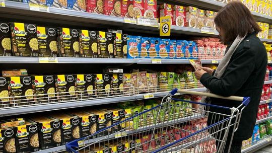 El dólar baja, los precios suben y más protagonistas se suman al debate