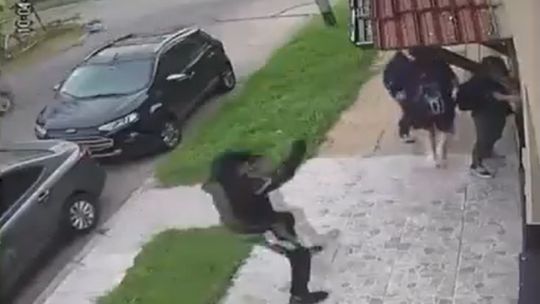 La Matanza: brutal robo a tres chicas y un jubilado