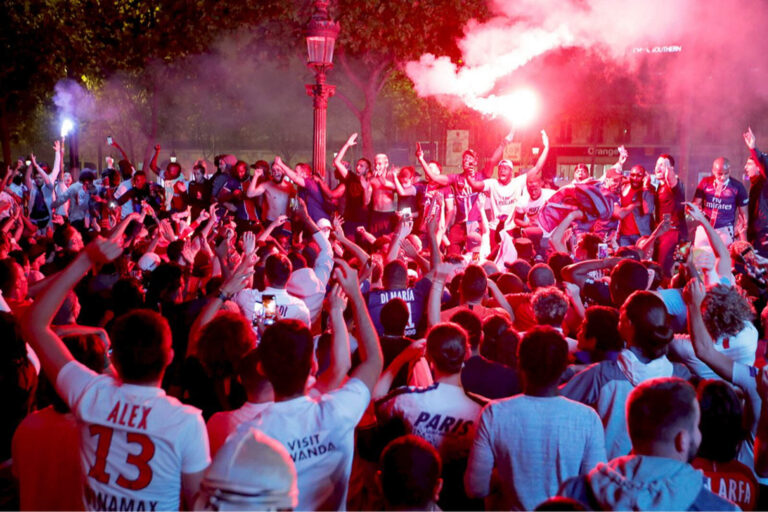 Incidentes, detenidos y muertos en los festejos de los barras del PSG en París