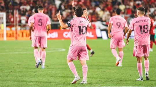 Messi brilló con dos golazos y una asistencia en la goleada de Inter Miami