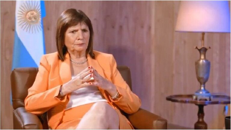 Conflicto con AFA: Patricia Bullrich presentó una carta documento contra la mano derecha de Claudio Tapia