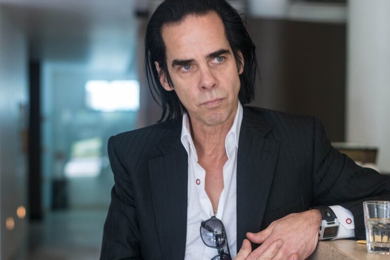 Nick Cave donó 2000 libros que acumuló en su biblioteca
