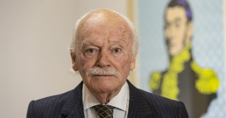 El Gobierno echó a otro funcionario: ahora le tocó al presidente del Instituto Nacional Sanmartiniano, despedido por WhatsApp