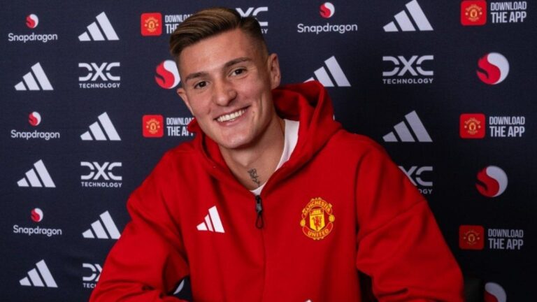 Es oficial: Benjamin Sesko fue confirmado en el Manchester United