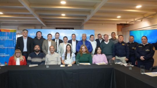 Incendios forestales: Capilla del Monte reunió a intendentes y funcionarios para coordinar la gestión de riesgos