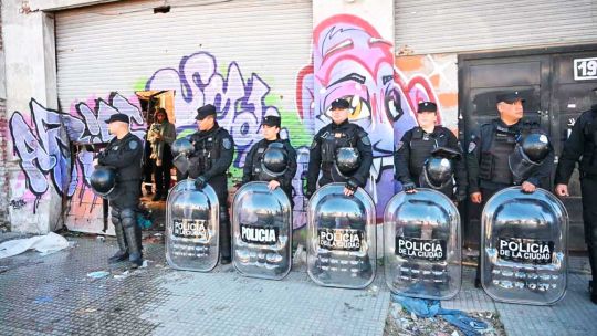 Desalojan un inmueble tomado en el barrio de Villa Crespo