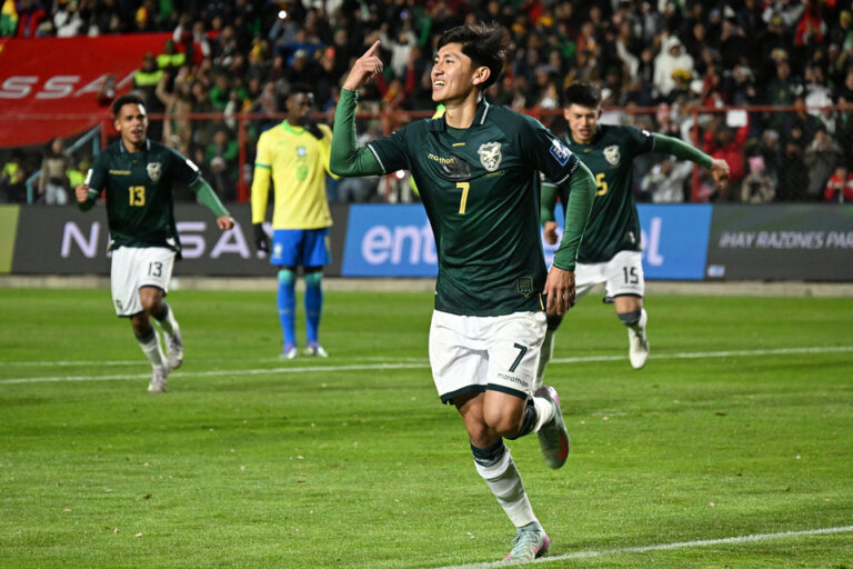 Bolivia jugará el repechaje tras un triunfo de mucha polémica y emoción