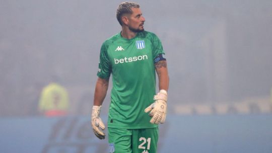 Gabriel Arias, en crisis: cerró su cuenta de Instagram por las críticas y su bajo nivel lo dejaría fuera del arco de Racing