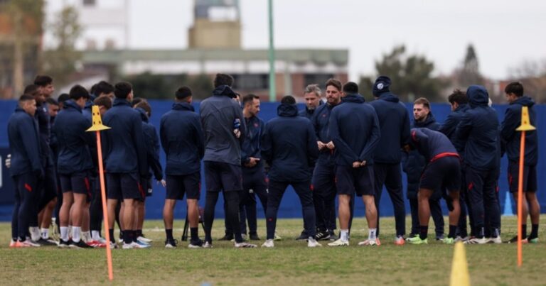 Sobre llovido, sellado: Ayude y la misión de que la acefalía no salpique al plantel antes de un partido clave