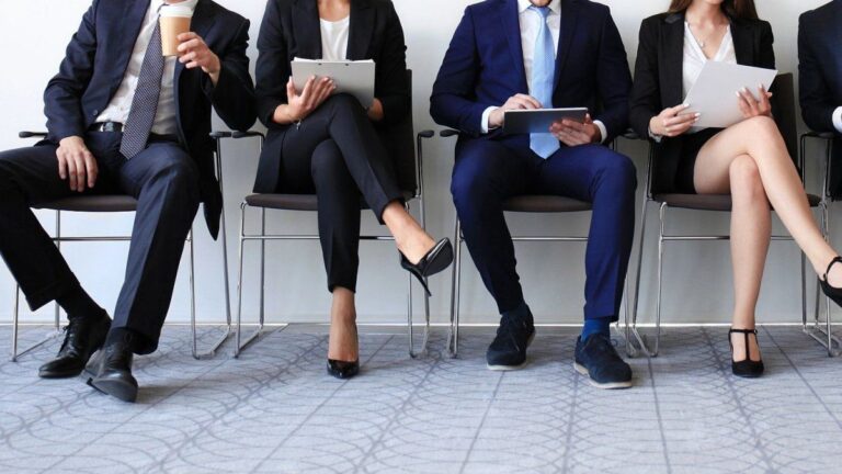 El desempleo se mantuvo en el 7,6% durante el segundo trimestre, pero creció el trabajo informal