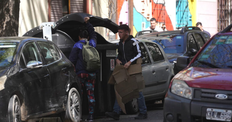 El índice de pobreza fue de 31,6% en el primer semestre de 2025, el más bajo desde 2018