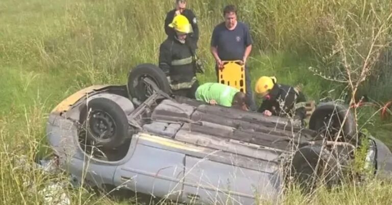 Volcó en la ruta, quedó atrapado en el auto y esperó ayuda durante 9 horas: «No me desesperé nunca»