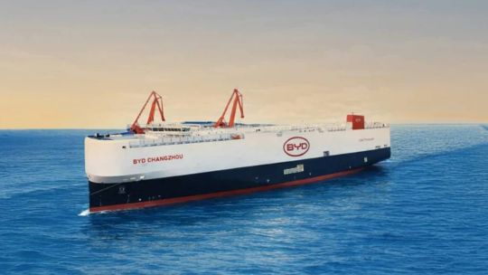 Los 7000 autos eléctricos que vienen en barco desde China, el enojo de Pichetto y la aclaración de Luis Caputo