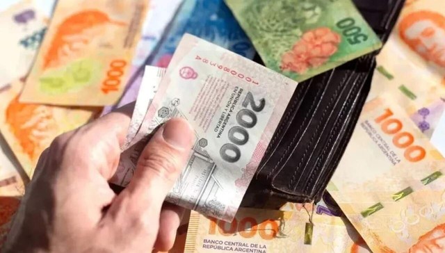 Cuánto cobra un empleado de Telecom, Movistar o Claro entre sueldo y jugoso bono