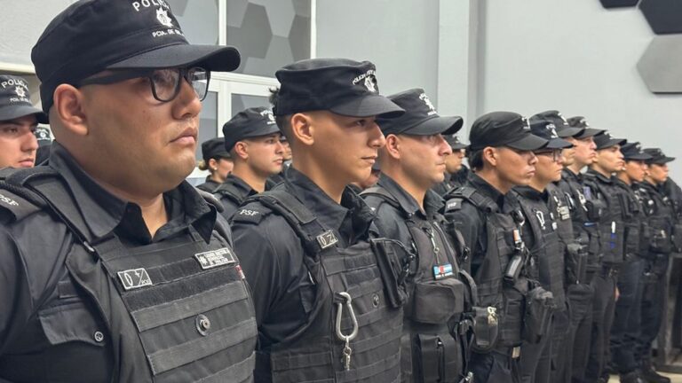 Tensión policial en Santa Fe: cuánto cobran los agentes en febrero de 2026 y qué reclaman en las protestas