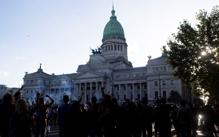 El Senado busca la sanción de la reforma laboral el viernes en una semana de triple sesión