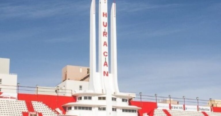 Huracan y Belgrano jugarán sin público debido al derrumbe en Parque Patricios