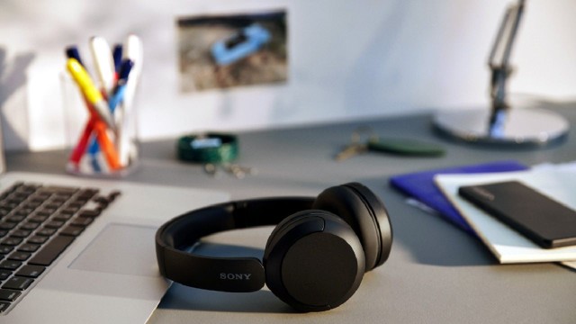Problema toxico en auriculares diarios preocupa por sus riesgos detectados a la salud