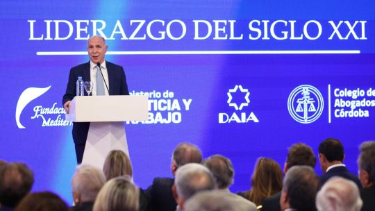 Lorenzetti: IA y trabajo redefinirán la democracia