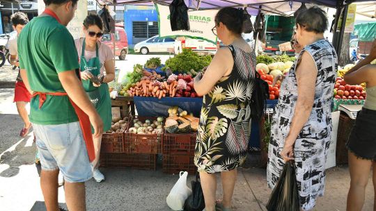 Inflación esperada a 12 meses baja a 33,5%, pero sube para marzo
