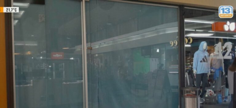 Cierran local en Patio Alvear por presunta estafa de viajes