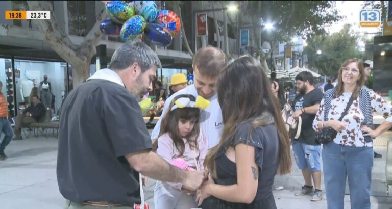 Bendicen embarazos en la Peatonal por el Día del Niño por Nacer