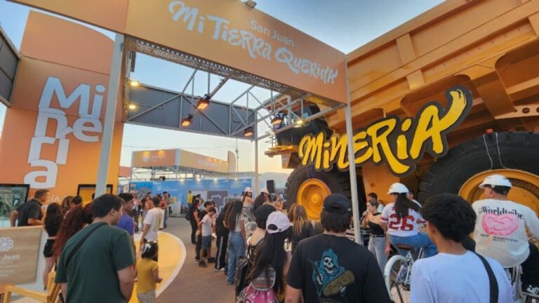 Stand de Canal 13 San Juan en la Expo San Juan Minera 2026