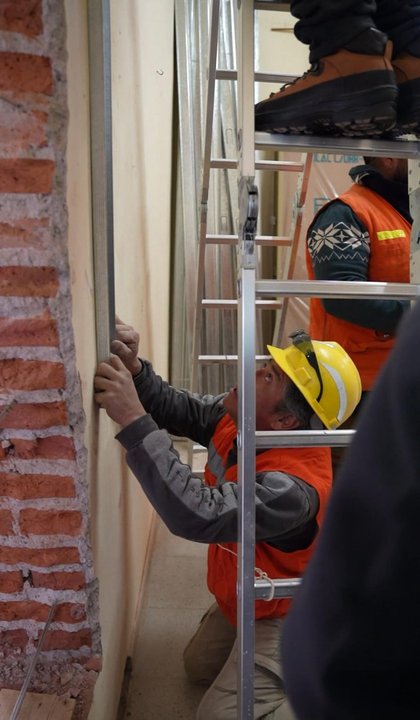 Enrique Velasco, presidente de la Cámara Empresarial de la Construcción de San Juan, durante una entrevista.