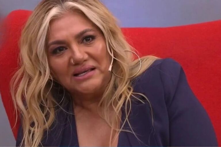 Gladys La Bomba Tucumana en un estudio de televisión
