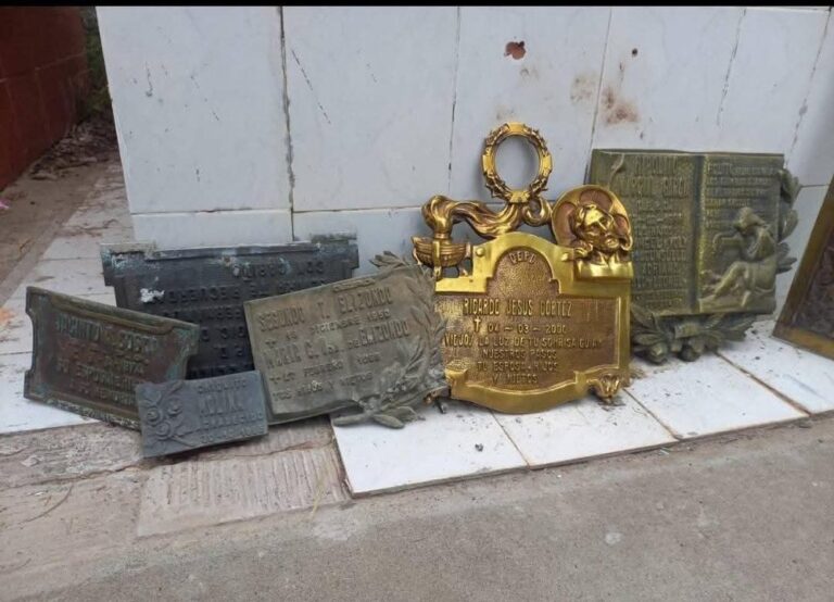Vista del cementerio de San Agustín en San Juan, donde se reportaron daños en tumbas.