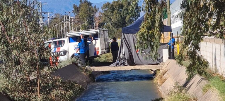 Operativo de rescate en el canal Benavídez, límite entre Santa Lucía y Chimbas, San Juan