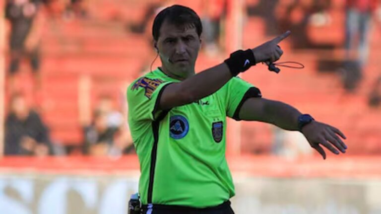 Héctor Paletta, árbitro del VAR, en el centro de la polémica del Superclásico