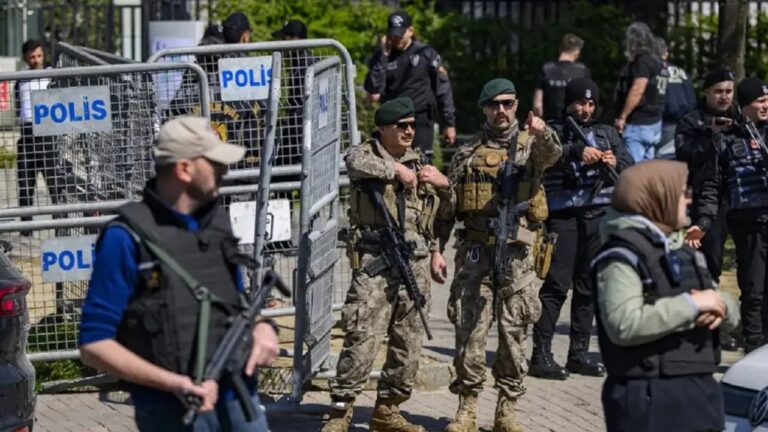 Operativo policial y zona acordonada frente al consulado israelí en Estambul tras el incidente armado.