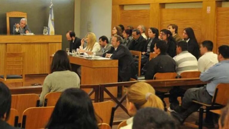 Simulacro de juicio por jurados en el Rectorado de la Universidad Nacional de San Juan