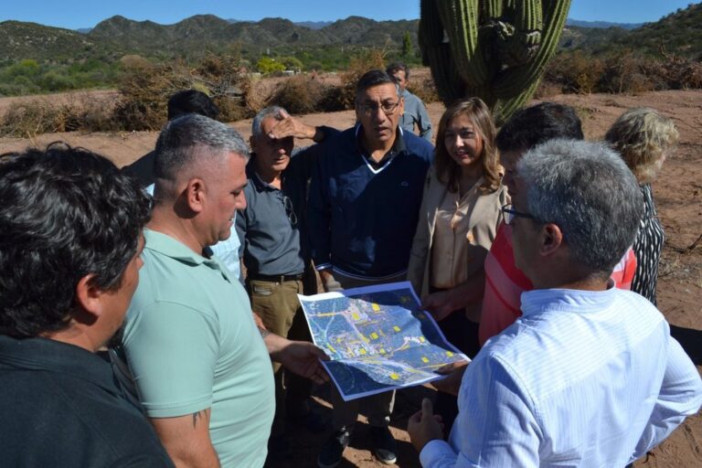 Firma de convenio entre Naturgy y Municipalidad de Valle Fértil para estación transformadora