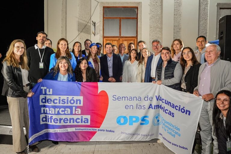 Gobernador Marcelo Orrego durante el lanzamiento de VacunArte+ en San Juan
