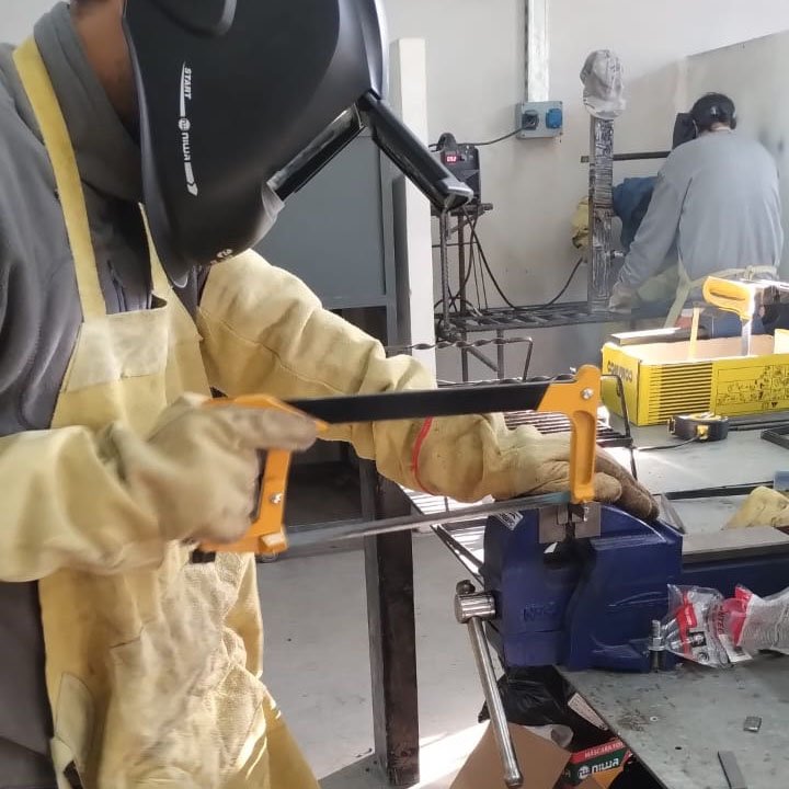 Entrega de certificados y herramientas del programa Aprender, Trabajar y Producir en San Juan
