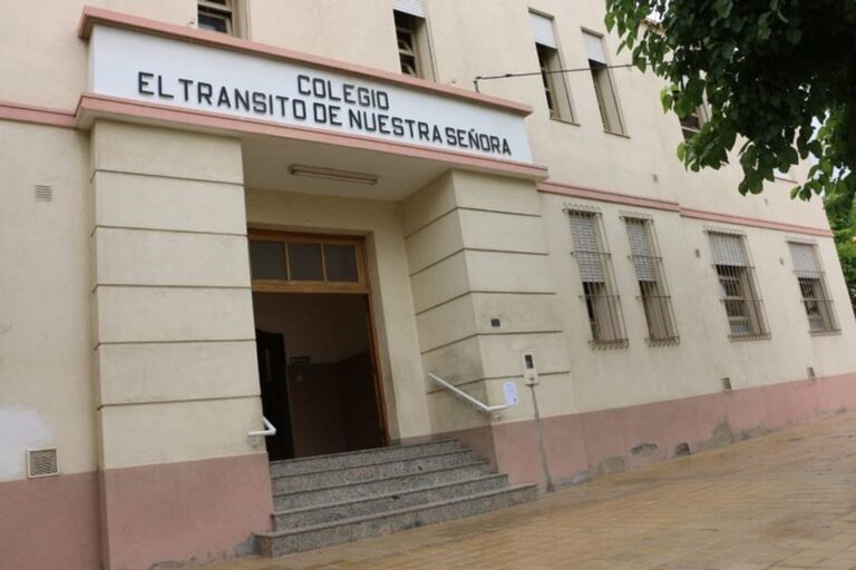 Fachada del Colegio El Tránsito de Nuestra Señora en Trinidad, San Juan