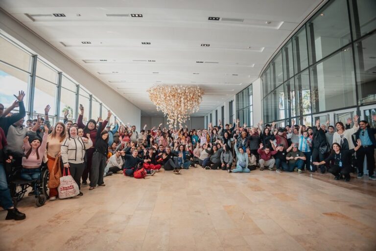 Personas con discapacidad en el Teatro del Bicentenario durante jornada de integración