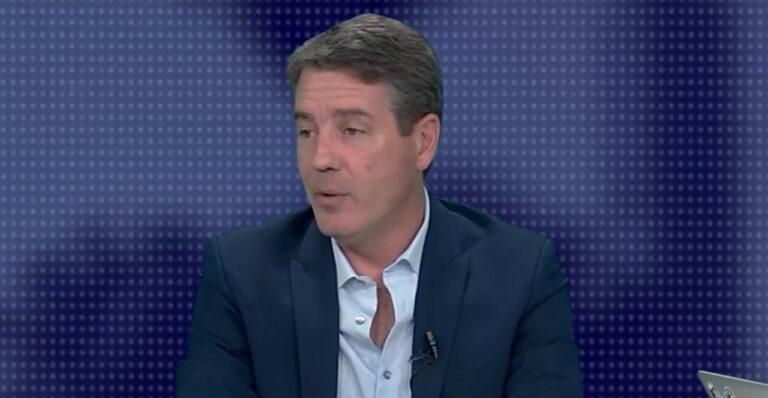 Martín Turcumán, dirigente de La Libertad Avanza en San Juan, durante una entrevista.