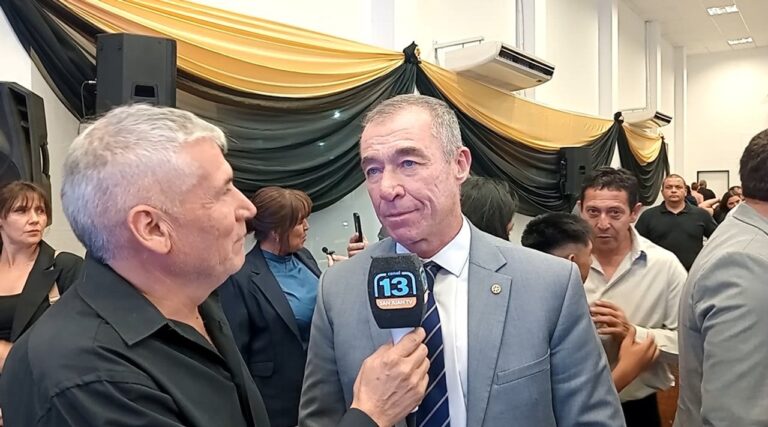 Vicegobernador Fabián Martín durante la apertura de sesiones del Concejo Deliberante de Sarmiento.