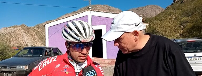 Ciclistas durante el desafío Cristo de la Quebrada en Sarmiento